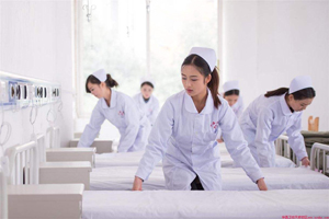 重庆公办的护士学校有哪些大专生